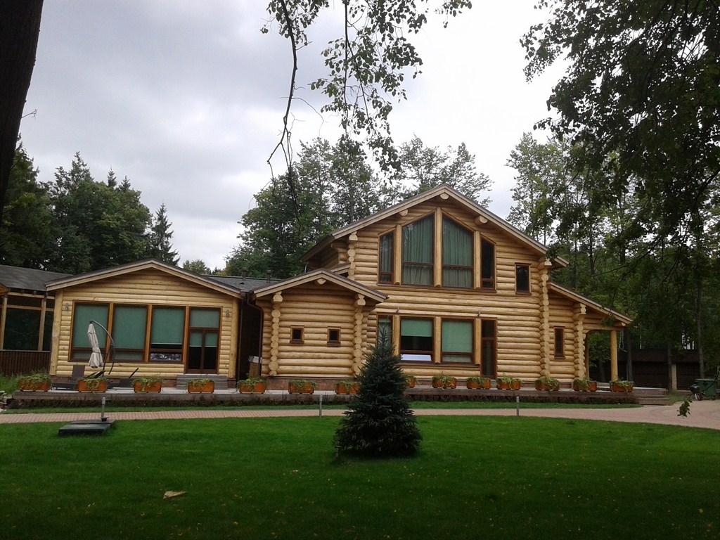 tolstopaltsovo log homes